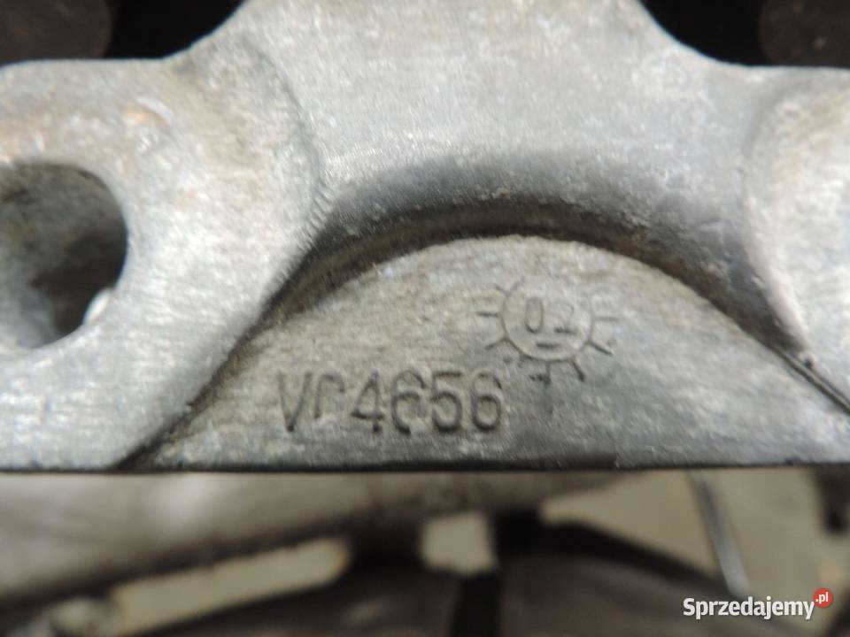 Łapa silnika Opel Vectra C 22 CDTI V04656