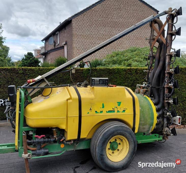 Opryskiwacz sadowniczy 1000L john deere maszt lubelskie Urzędów