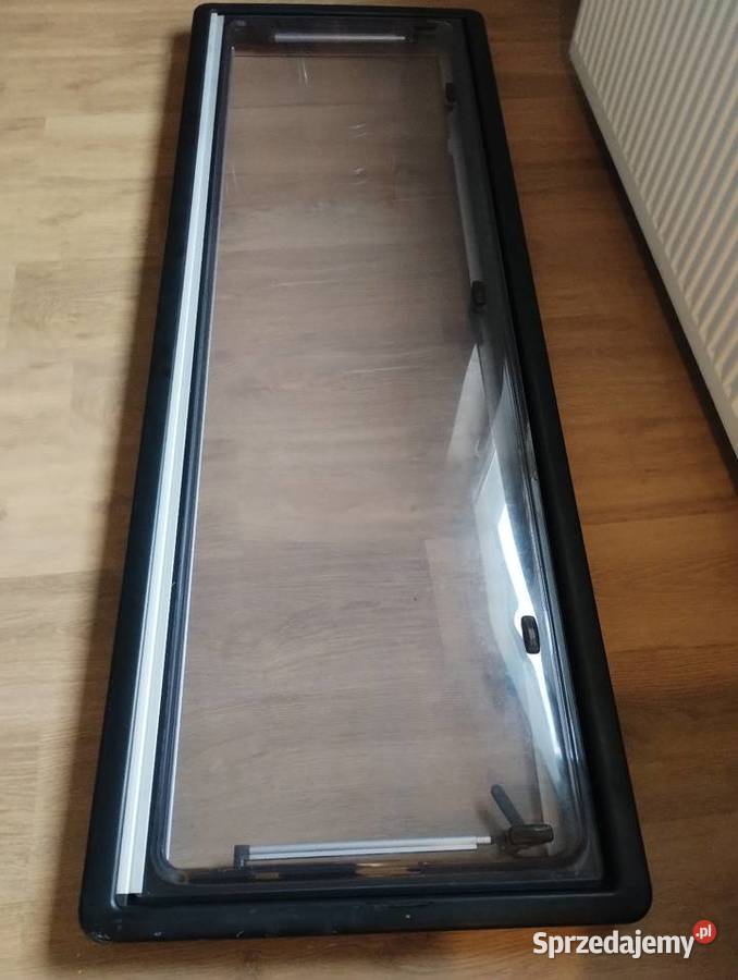 Okno uchylne z roletą i moskitierą do kampera Mierzyn