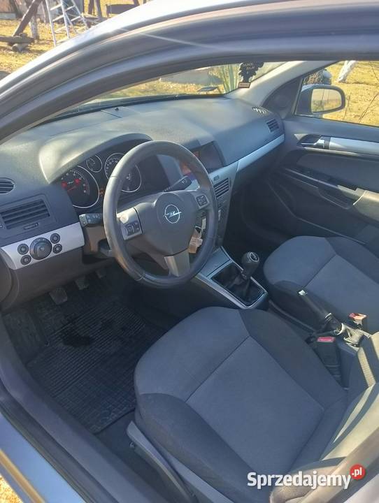 OPEL ASTRA H 16 16V 2005 Lipsko sprzedam
