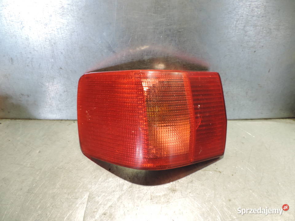LAMPA TYLNA LEWA AUDI 80 B4 KOMBI