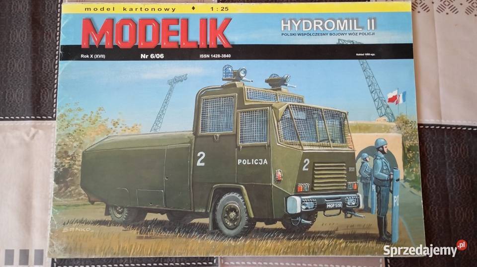 Modelik pojazdu polskiej policji Hydromil II Warszawa