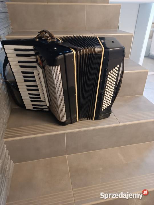 Akordeon victoria 80 basow Dębica