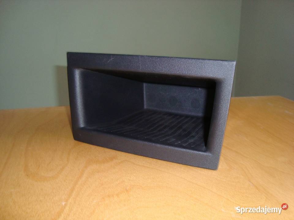 Kaseta samochodowa w miejsce radia