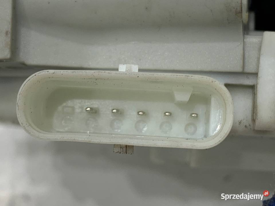 ZAMEK DRZWI PRAWY TYŁ AUDI A4 B9 Kombi osobowe podkarpackie sprzedam