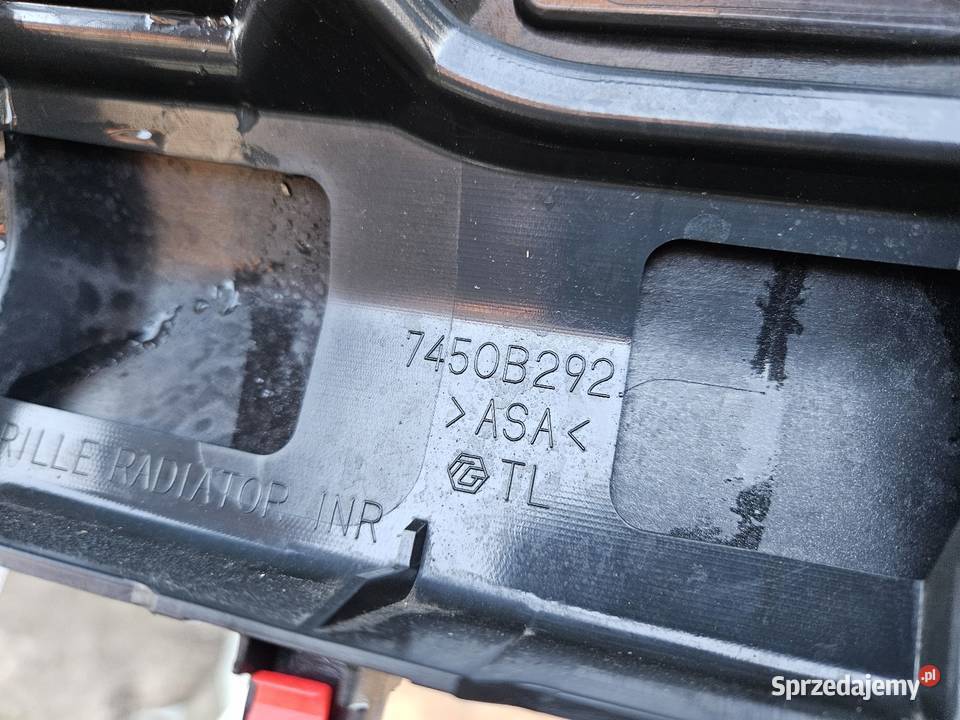MITSUBISHI L200 V LIFT 19 GRILL ATRAPA ZDERZAKA Międzychód