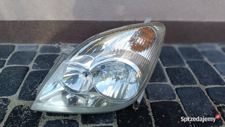 Lampa lewa przednia Toyota Corolla Verso I EU małopolskie Radłów sprzedam