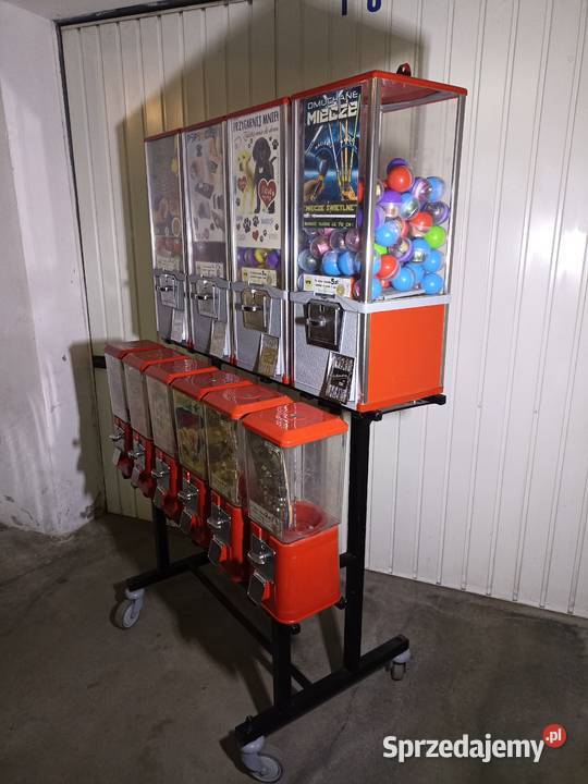 Automat do sprzedaży zabawek i pamiątek w Pozostałe