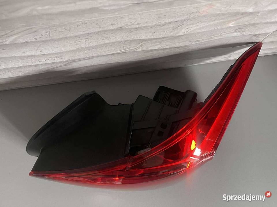 SEAT IBIZA 5 PRAWA LAMPA TYŁ 6F0945096H Ostroróg