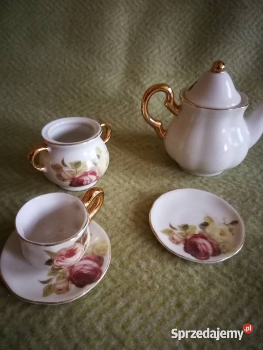Miniaturowy serwis porcelanowy w róże do domku sprzedam