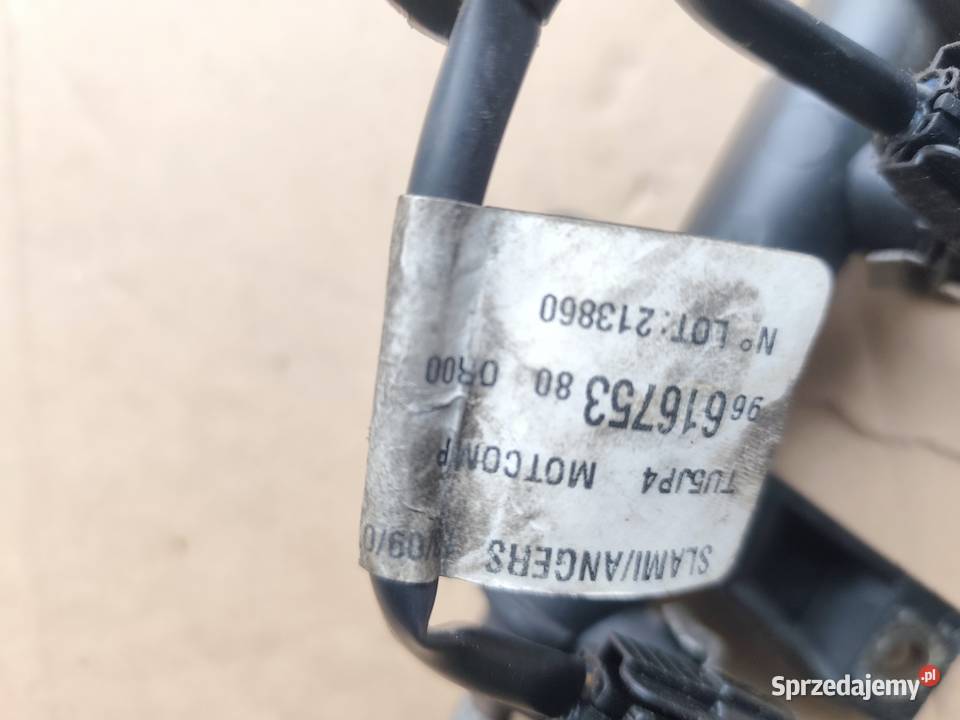 Listwa wtryskowa z wtryskiwaczami Citroen C3 14