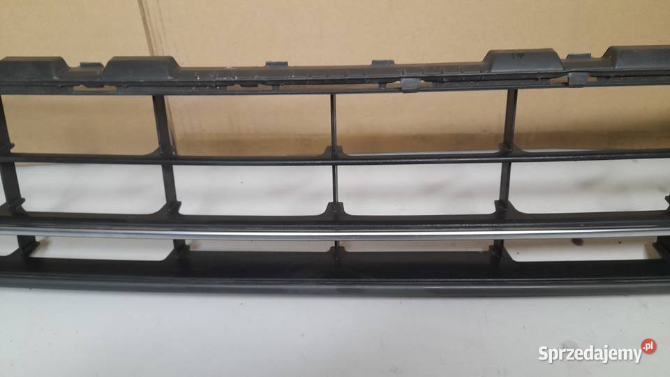KRATKA ŚRODKOWA ZDERZAKA VW PASSAT B8 ALLTRACK Goleniów sprzedam