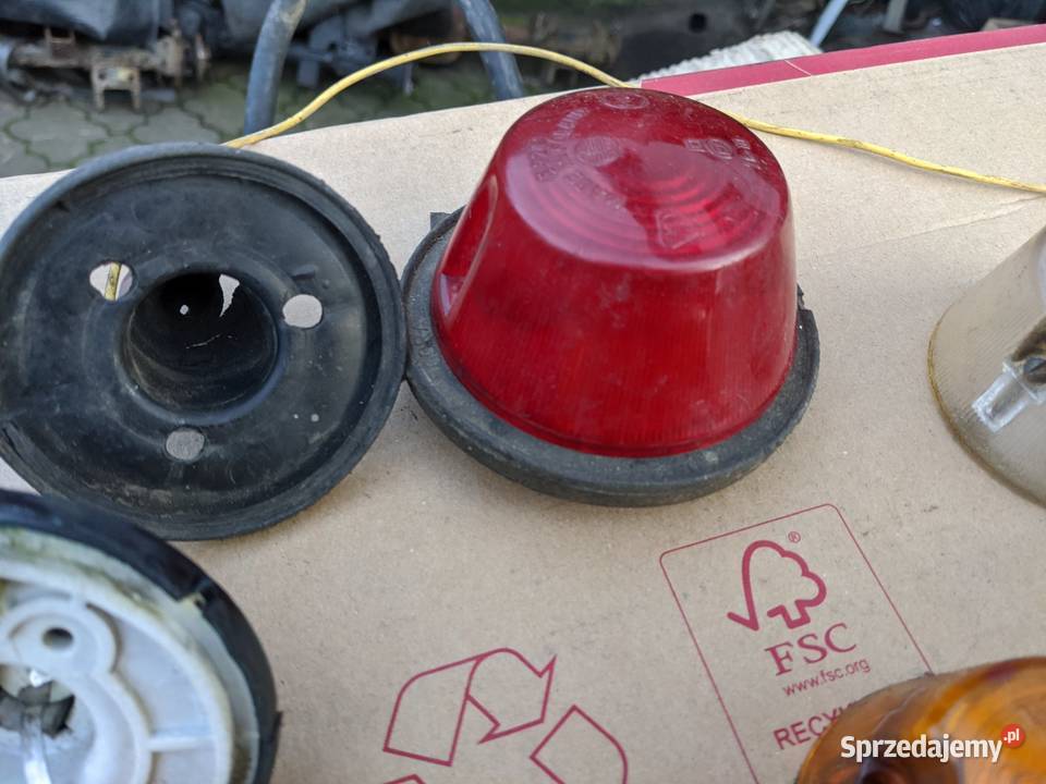 Zuk Syrena klosz kierunekcofania lampa