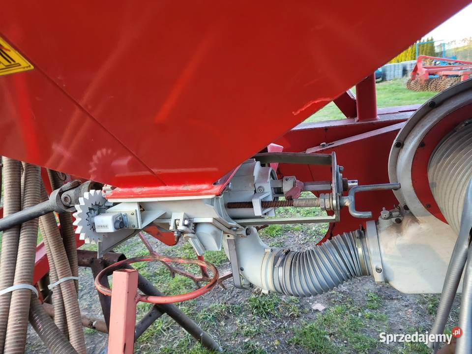 siewnik nadbudowany pneumatyczny Kverneland Sztum