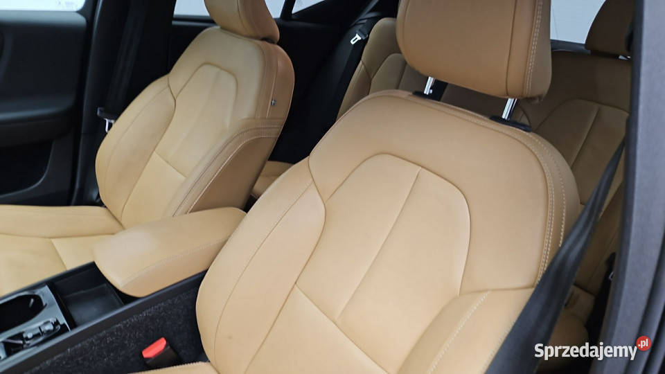 Volvo XC 40 T5 PlugIn Hybrid Inscription aut Z nieuszkodzony Warszawa sprzedam