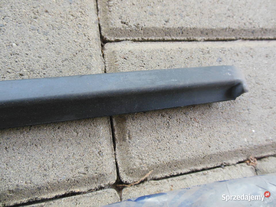 Uszczelka zewn szyby drzwi przód lewy Punto II osobowe śląskie Kozy sprzedam