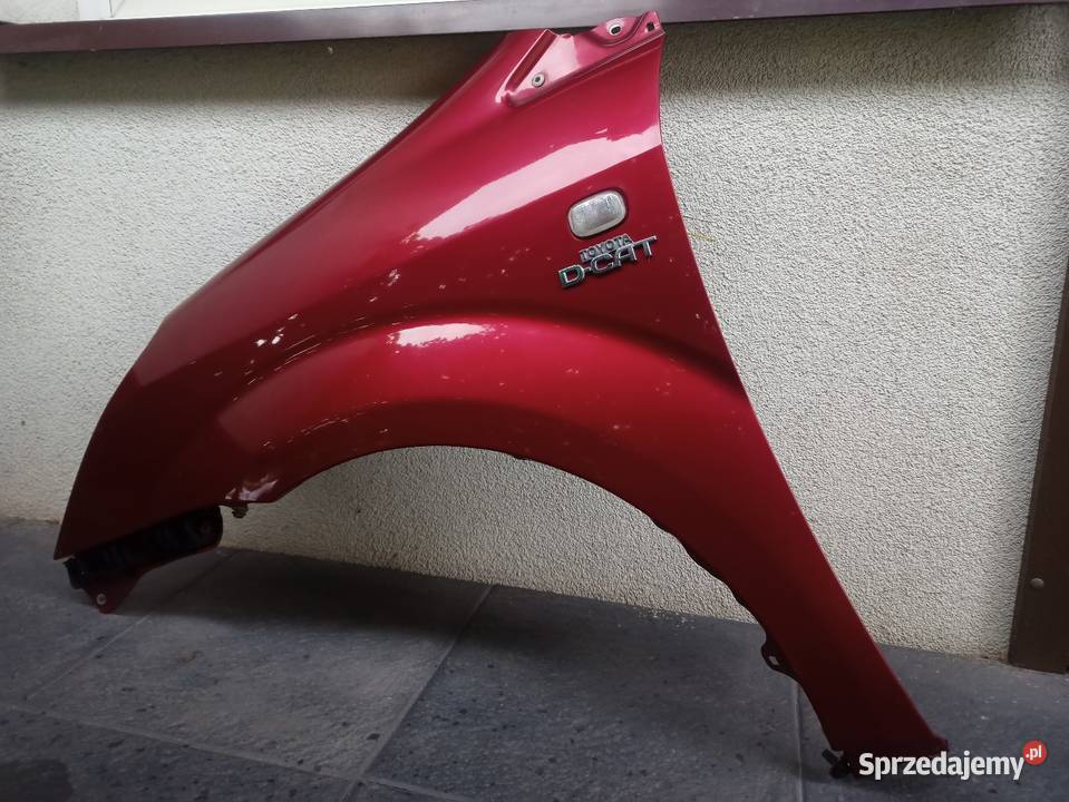 Toyota Corolla Verso 2 II błotnik przedni lewy Sieradz