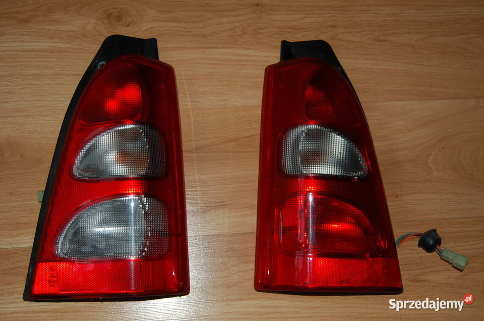 Tylne lampy z żarówkami Suzuki Wagon R osobowe Będzin