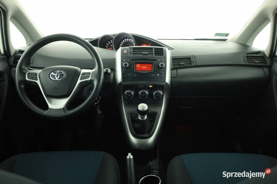 Toyota Verso 16 D4D gniazdo USB Piaseczno