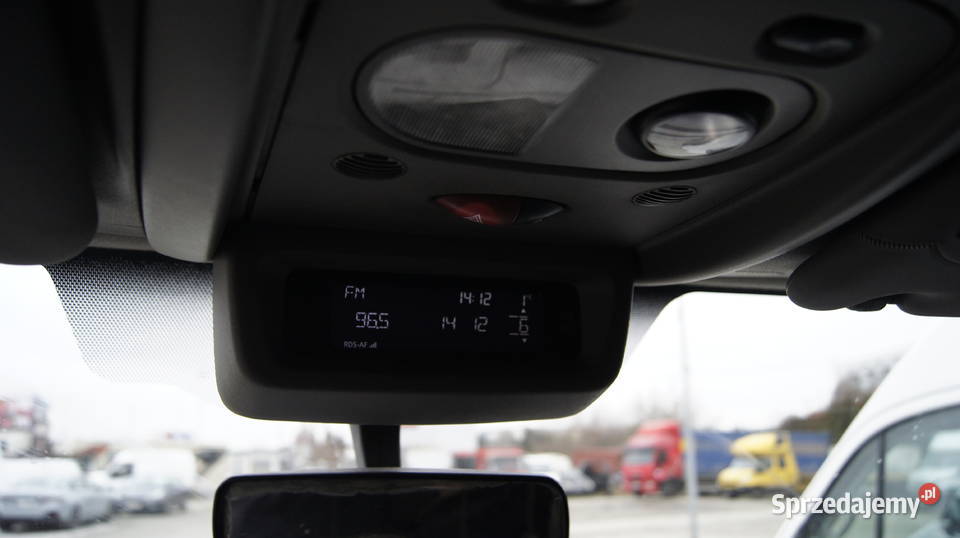 Ładny nie zmęczony pracą Warszawa