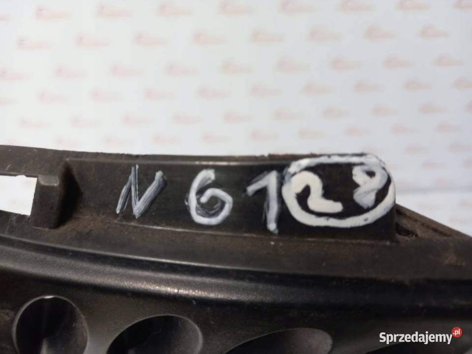 GRILL KRATKA ATRAPA PRAWA 620741KA6A NISSAN JUKE Atrapy Kielce sprzedam