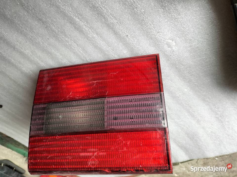 PASSAT B4 KOMBI LAMPA TYŁ TYLNA