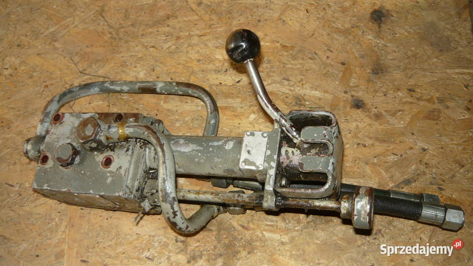 Rozdzielacz hydrauliczny C 330 Ursus hydrotor do Części zamienne