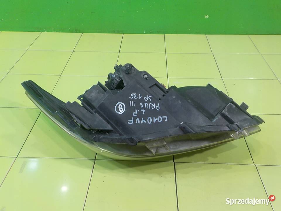 TOYOTA PRIUS III 18 VVTI AUT 10r 5D lampa lewa