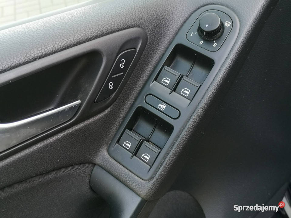 Volkswagen Golf 14MPI LPG 80 Klimatronic Isofix manualna Strzegom