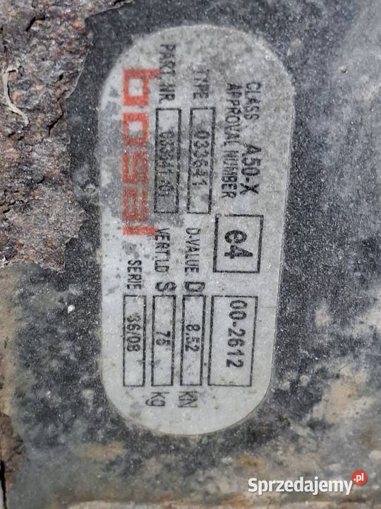 HAK HOLOWNICZY AUDI A3