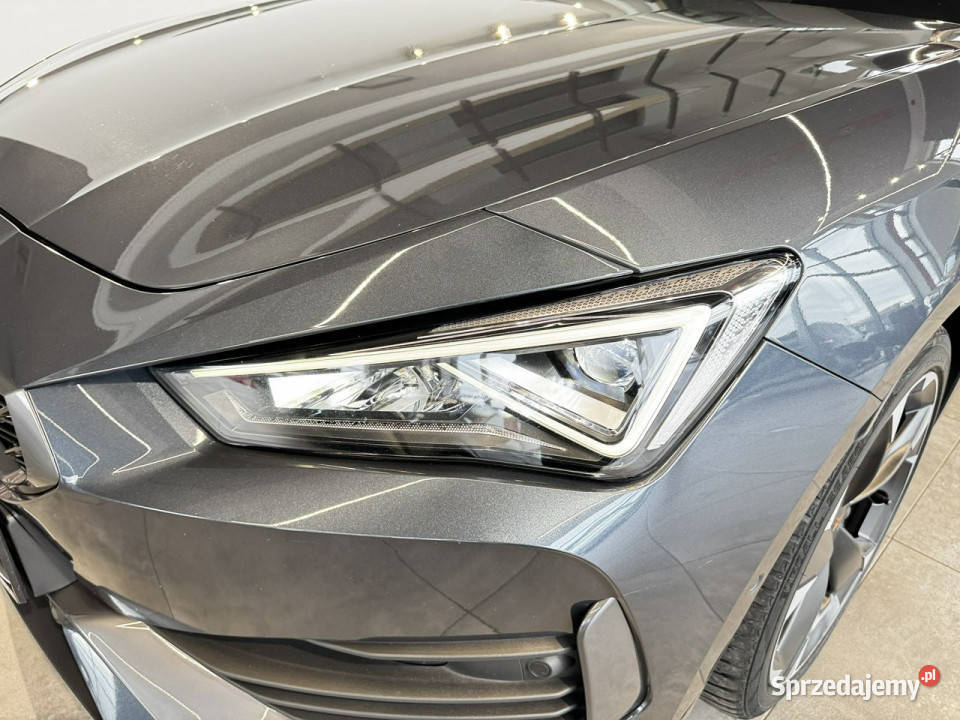 Cupra Leon Sportstourer 15 eTSI 150 DSG 2023 r komputer pokładowy