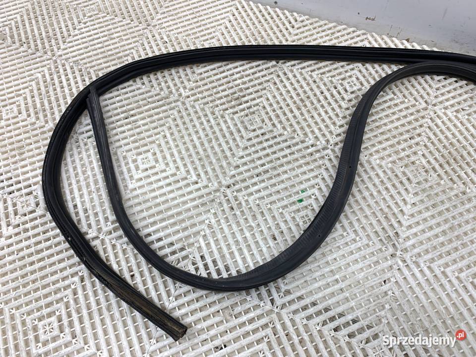 USZCZELKA KLAPY BAGAŻNIKA OPEL VIVARO B Bus 1419