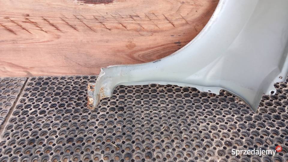FORD FIESTA MK7 BŁOTNIK PRZÓD PRAWY Zbierkowo sprzedam