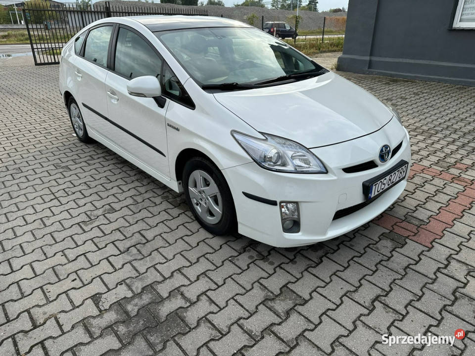 Toyota Prius 18 hybryda Full Pełny Serwis Aso świętokrzyskie Ostrowiec Świętokrzyski sprzedam