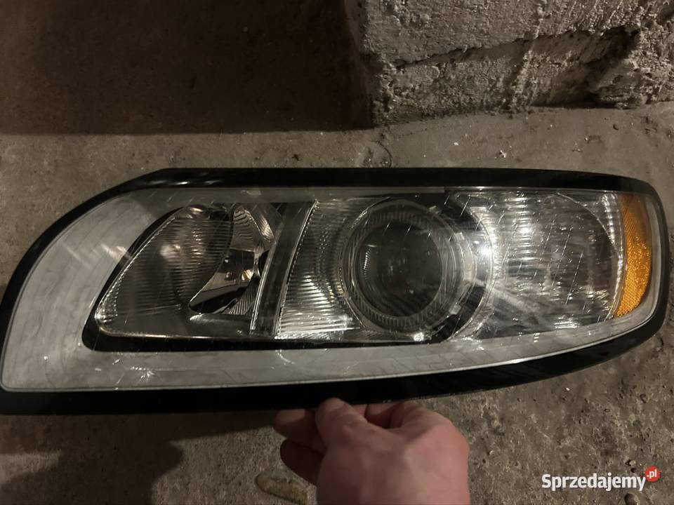 Lampa VOLVO V50S40 LIFT lewa przód soczewka