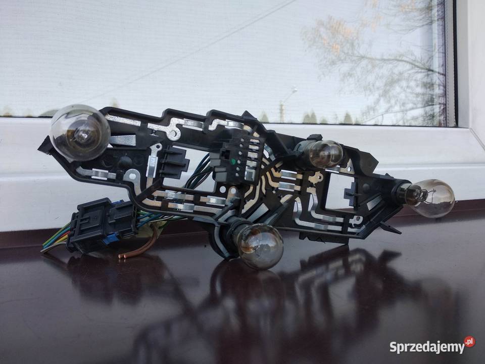 Peugeot 307 HB hatchback wkład oprawka lampy tył łódzkie Sieradz