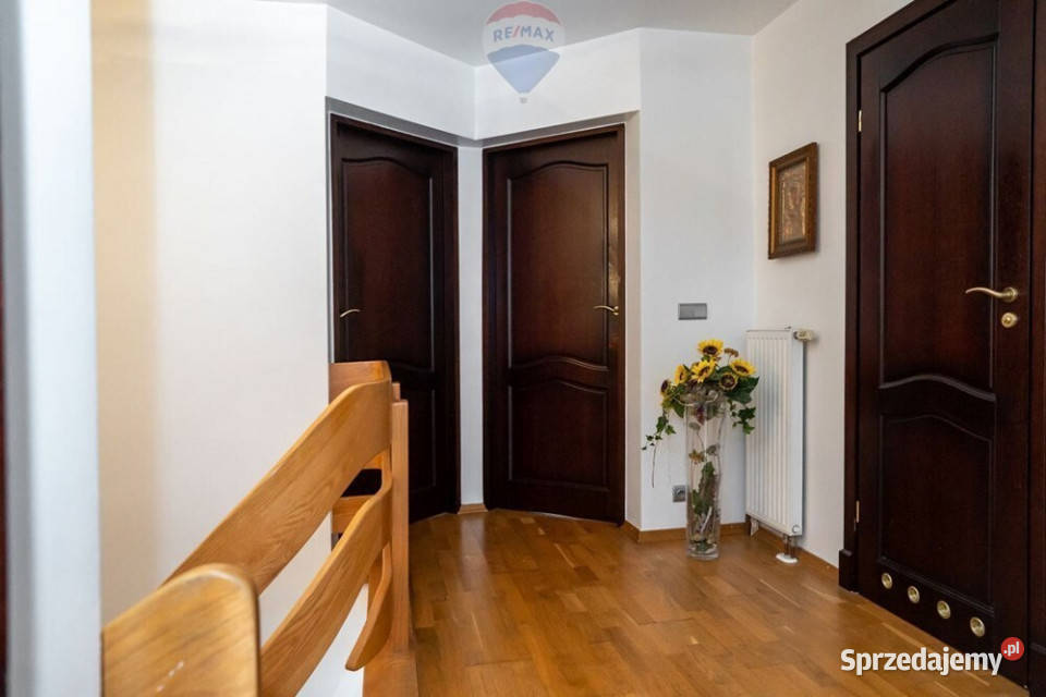 Komfort i przestrzeń rodziny 173m2 pustak Pewel Mała