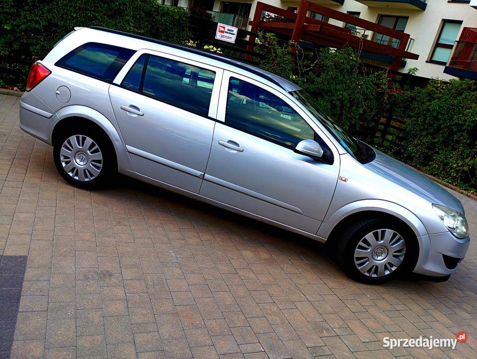 Sprzedam ładną astrę 1 6 benzyna klima 2007r Astra Warszawa