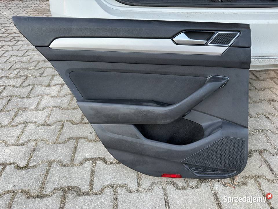 VW Passat B8 zamek boczek podnośnik szyby Rok produkcji 2018