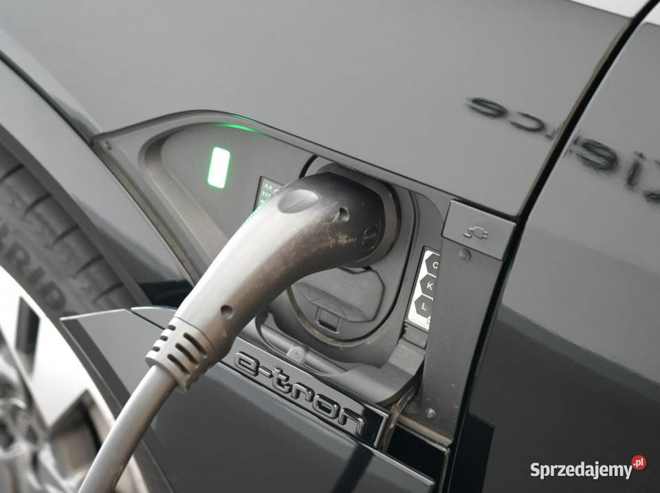 Audi Q8 Sportback etron 50 340 MatrixLED ACC możliwa zamiana Audi Kielce
