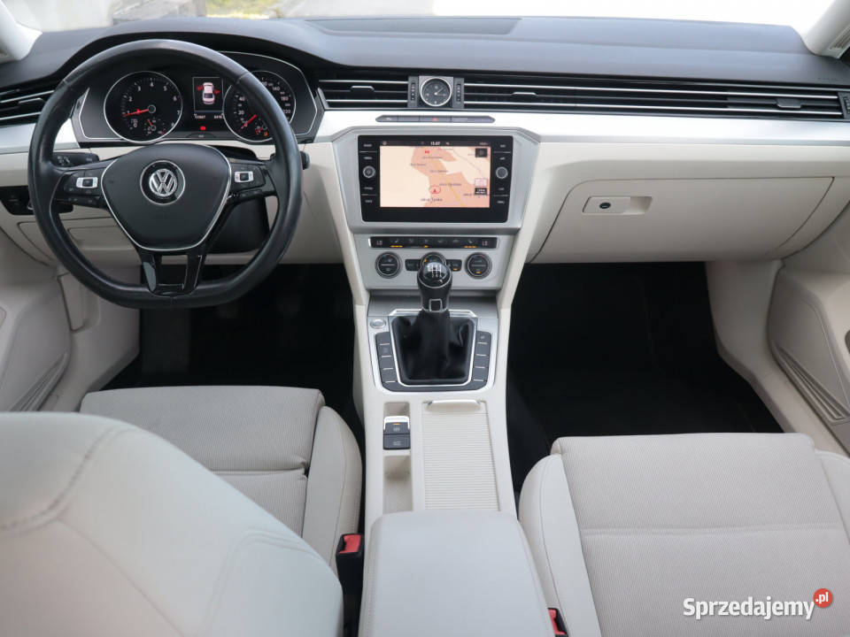 VW Passat 18 TSI srebrny Katowice