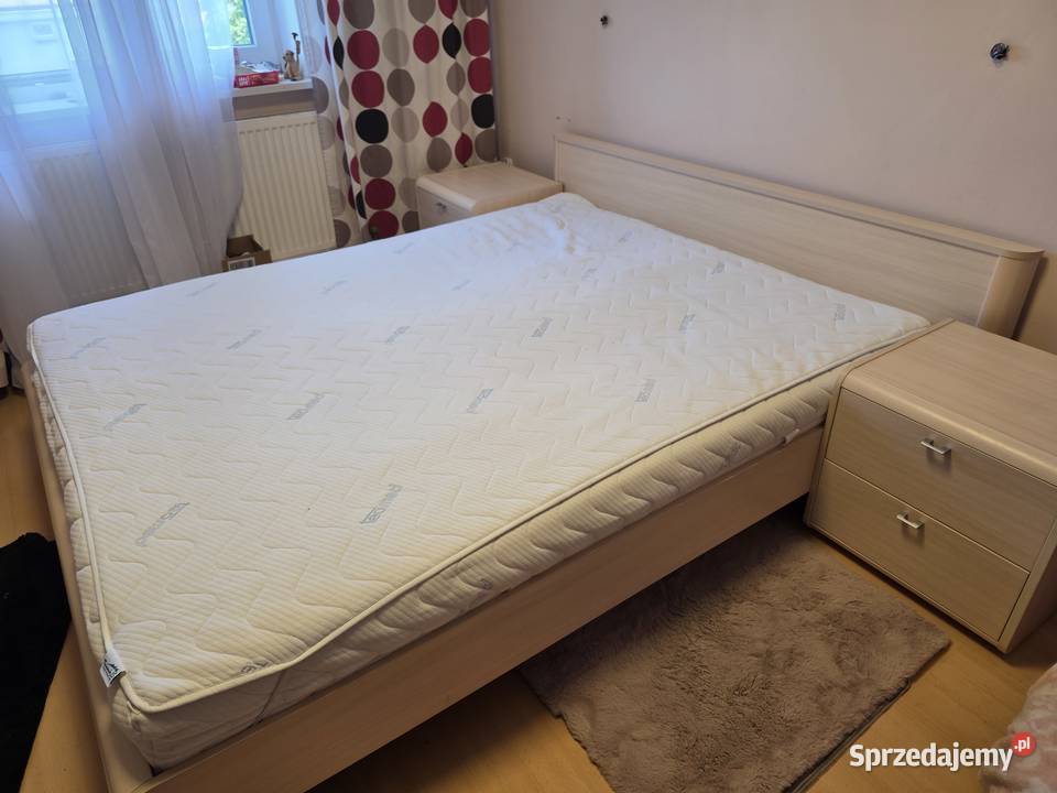 Łóżko sypialniane 160x200 z szafkami i materacem