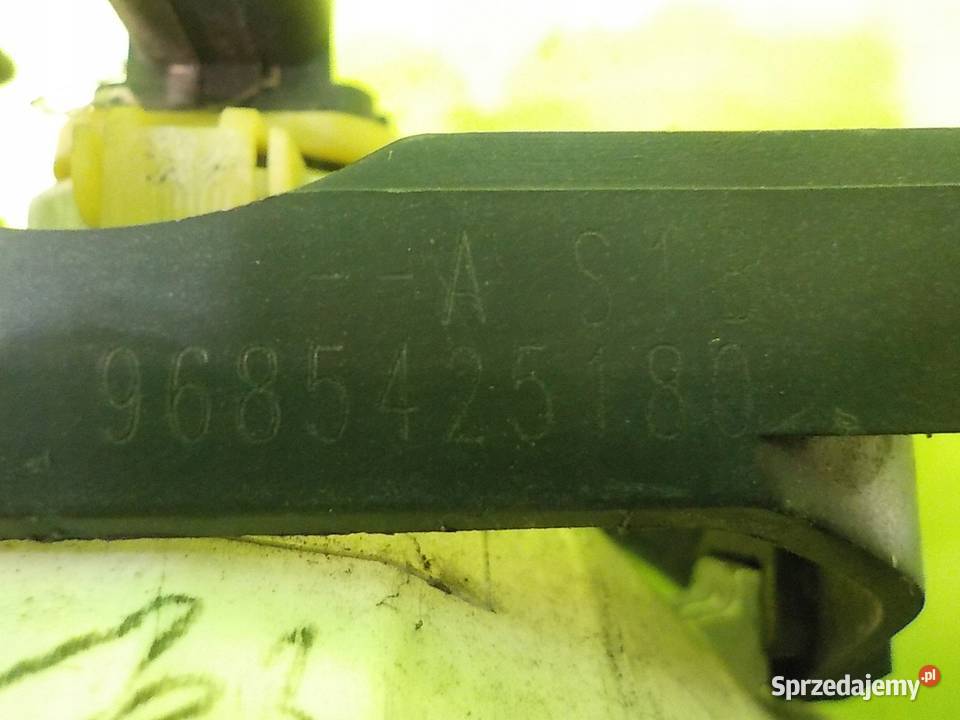 PEUGEOT 3008 I 16 HDI 12r 5D halogen prawy Lampy przeciwmgielne Suków