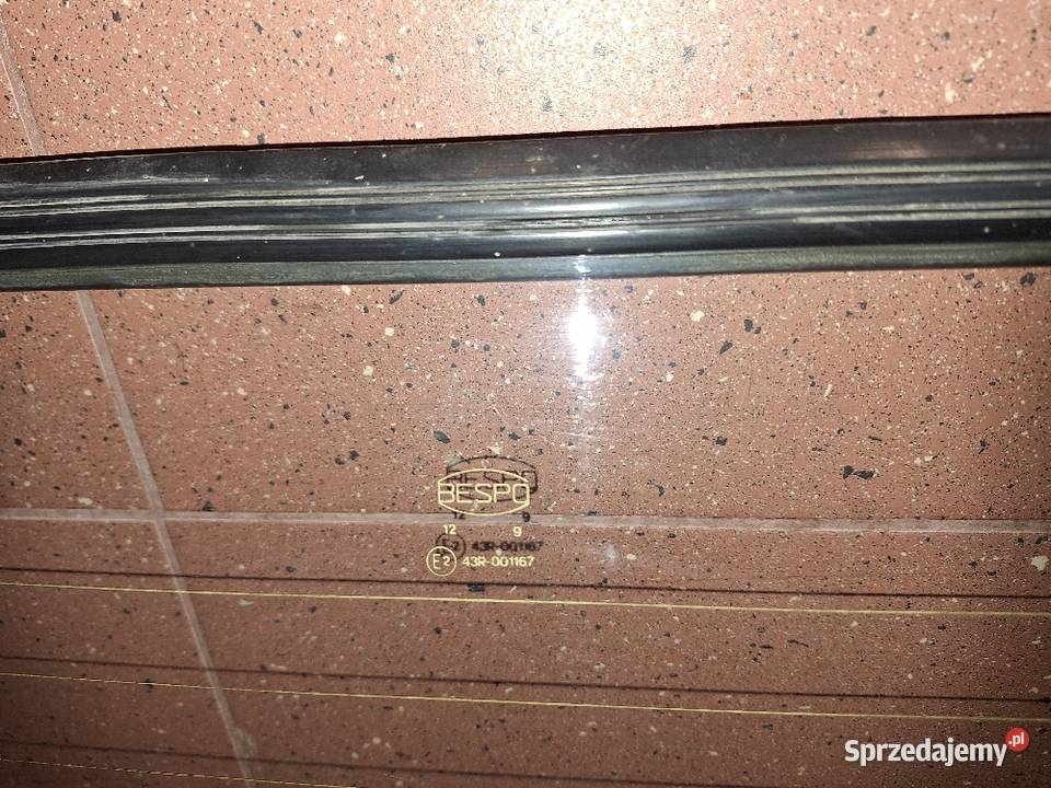 Szyba tylna z uszczelką fiat 126p Maluch osobowe Strzyżów sprzedam