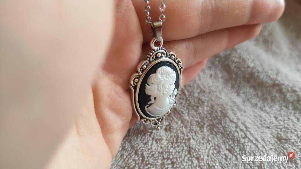 Wisiorek wisior naszyjnik kamea z kobieta śląskie Tarnowskie Góry