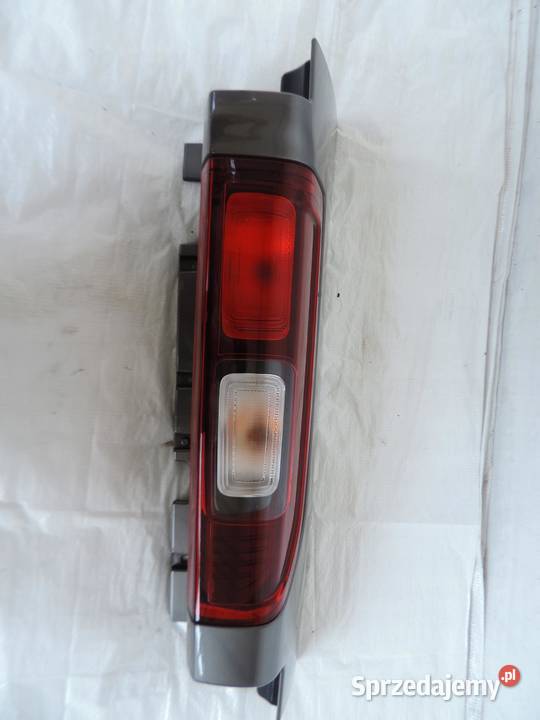 LAMPA LEWY TYŁ OBUDOWA OPEL VIVARO B 93454160 sprzedam