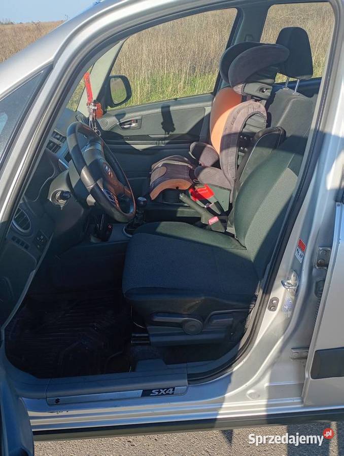 Suzuki sx4 4x4 abs esp relingi hak klima nowe Rok produkcji 2007 SX4 Staszów