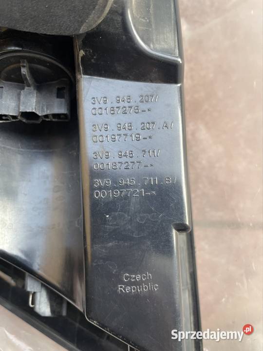 LAMPA TYLNA LED LEWA OE SKODA SUPERB COMBI osobowe śląskie Kozy