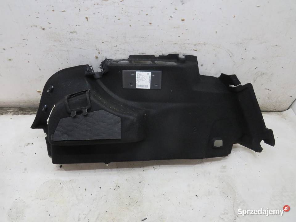 BOCZEK BAGAŻNIKA PRAWY SEDAN PASSAT B8