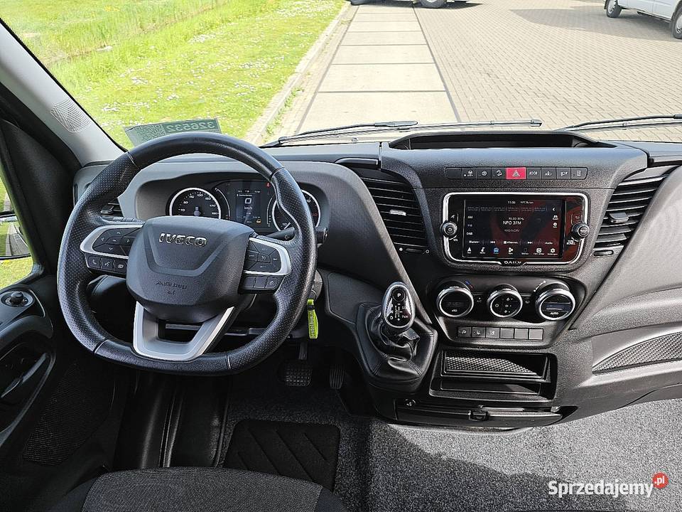 Iveco DAILY 35S18 ac automat EURO6 blaszak 4x2